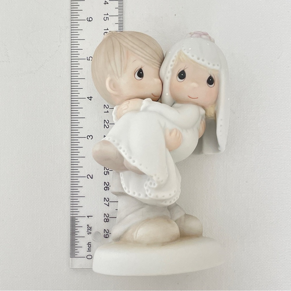Vintage Precious Moments Bride and Groom Wedding Figurine “Bless You Two” - Picture 10 of 11